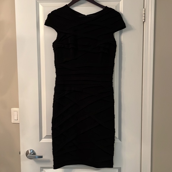 Tadashi Shoji - Black Ruched Dress - Picture 3 of 11